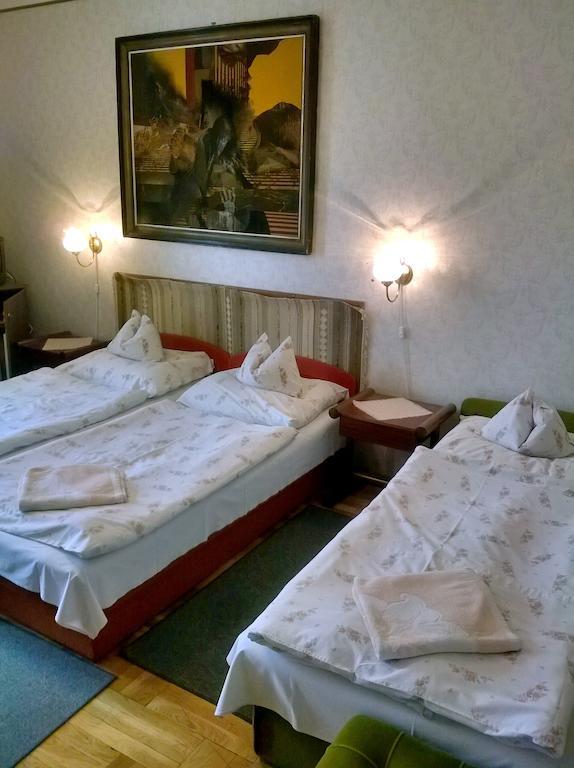 Cola Panzio Hotel Szentendre Room photo